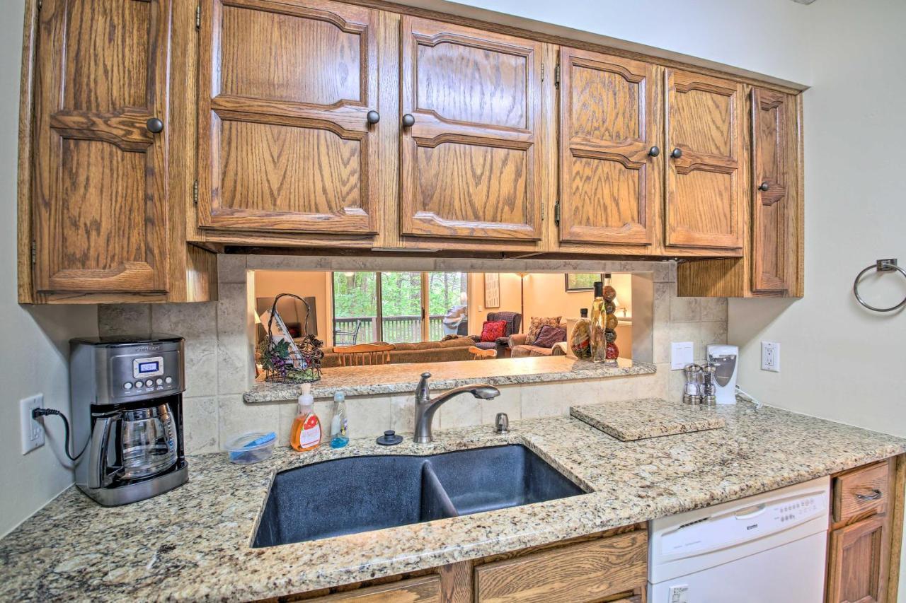 Hot Springs Village Retreat With Deck 3 Mi To Golf! Luaran gambar